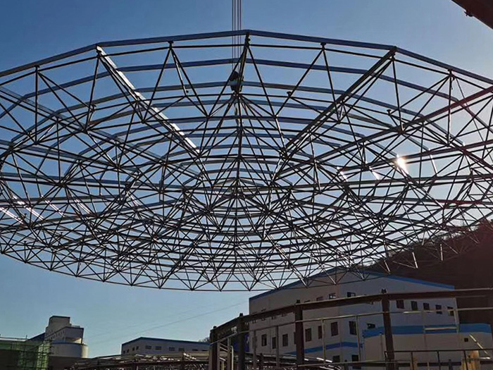 广西螺栓球网架工程施工现场